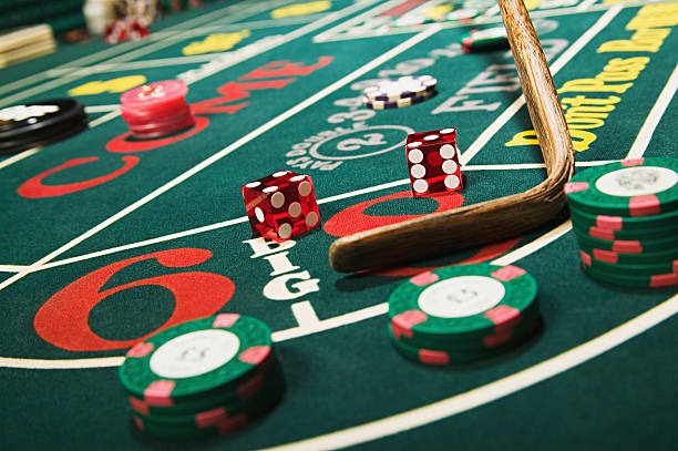dora 77 live casino dealer interface with multiple tables